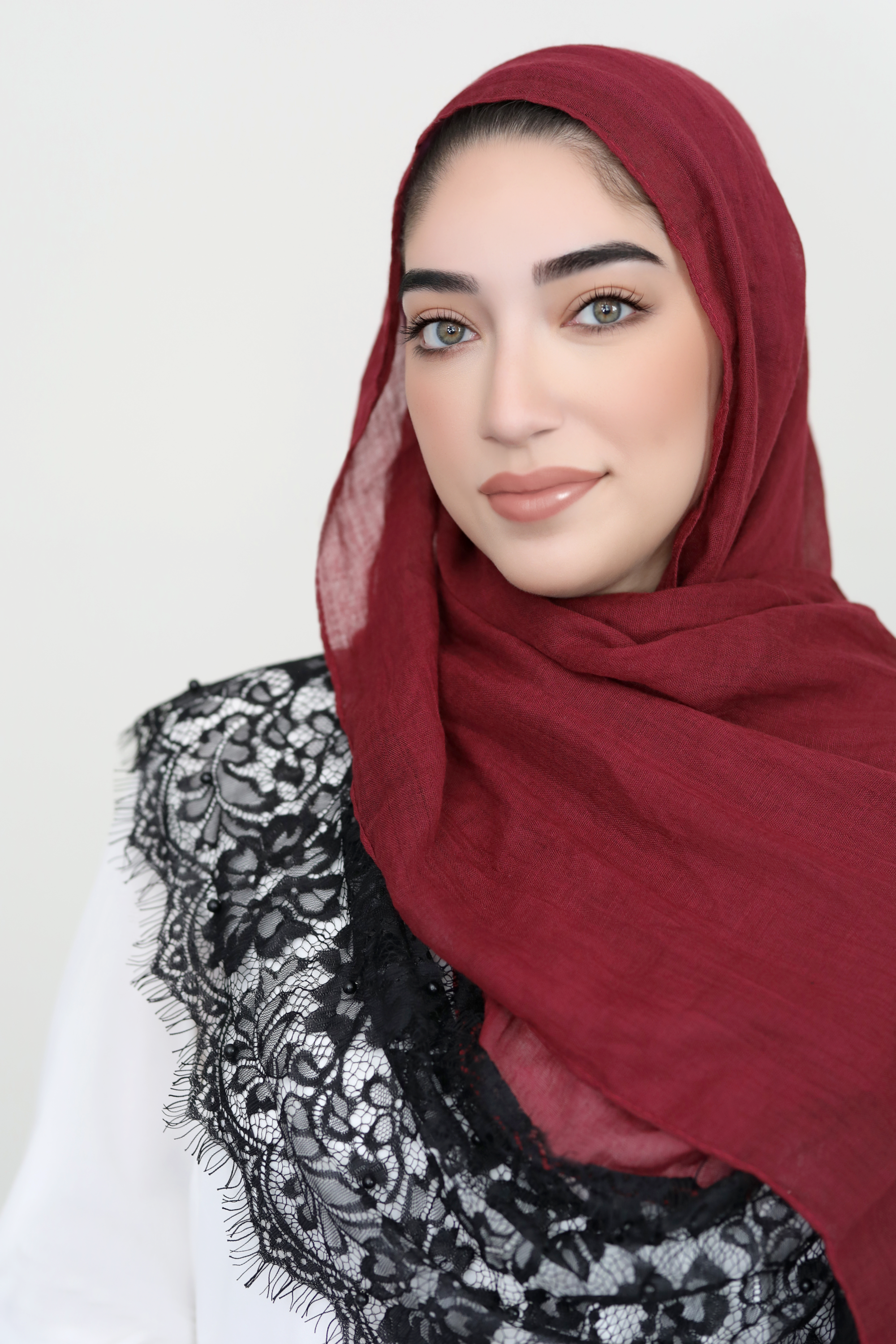 Lace and Pearl Edge Light Hijab-Maroon