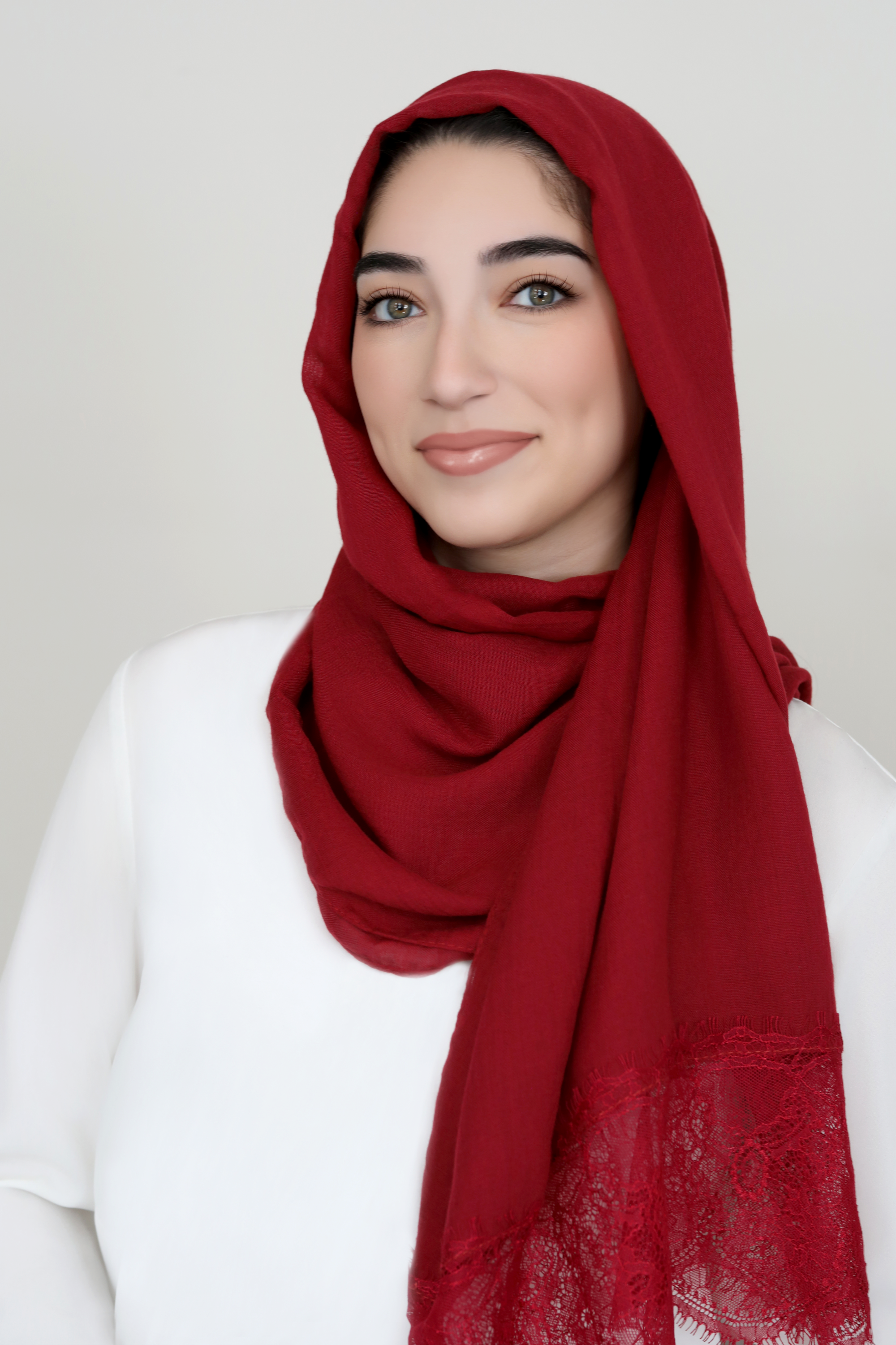 Lace Edge Light Hijab-Maroon